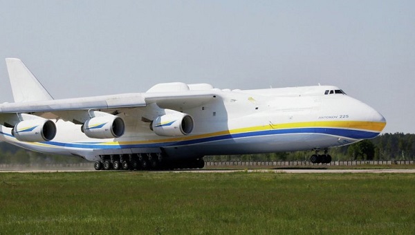 Украина продала Китаю права на самый большой в мире самолет - ВИДЕО
